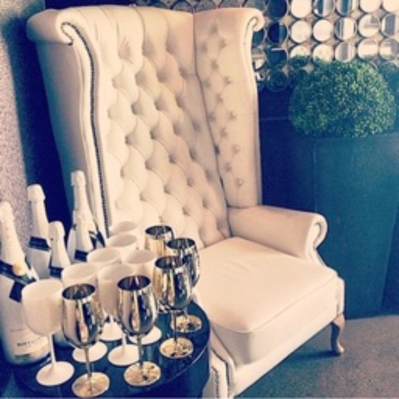 Meet your Posher, Chrystal - Picture 3 of 8